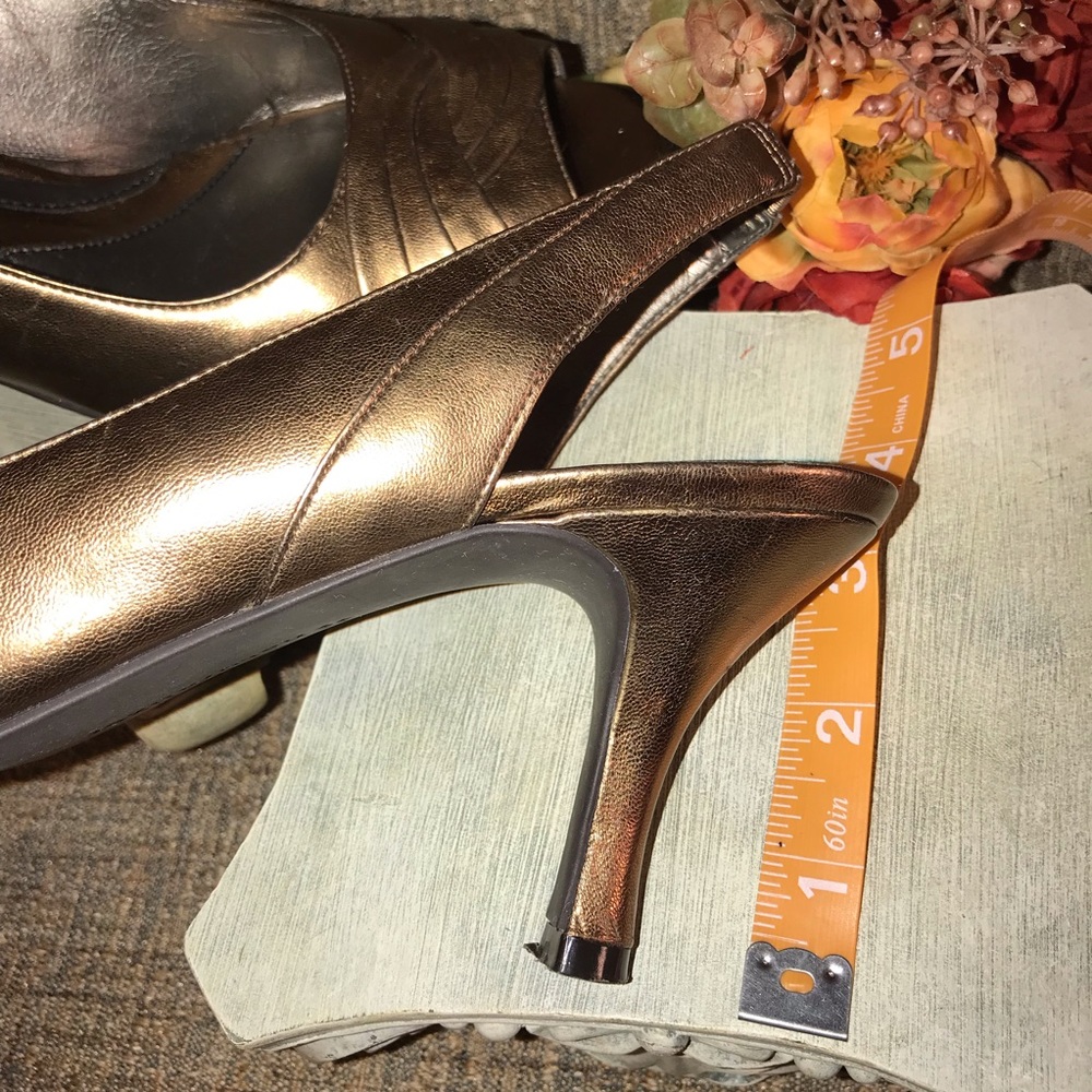 Naturalizer Sling Back Peep Toe Heels! View 5